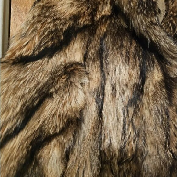 Beautiful Full Length Tanuki Raccoon Fur Coat - Picture 3 of 11